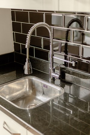 Medium property photo - Hoenderloostraat 94, 2573 RP Den Haag